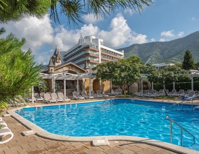 Отель Alean Family Biarritz / Алеан Фэмили Биарриц 