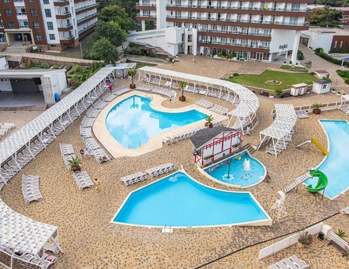 Отель Alean Family Biarritz / Алеан Фэмили Биарриц 