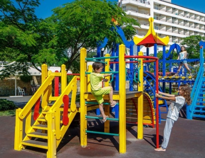 Детская площадка - Отель Alean Family Biarritz / Алеан Фэмили Биарриц 